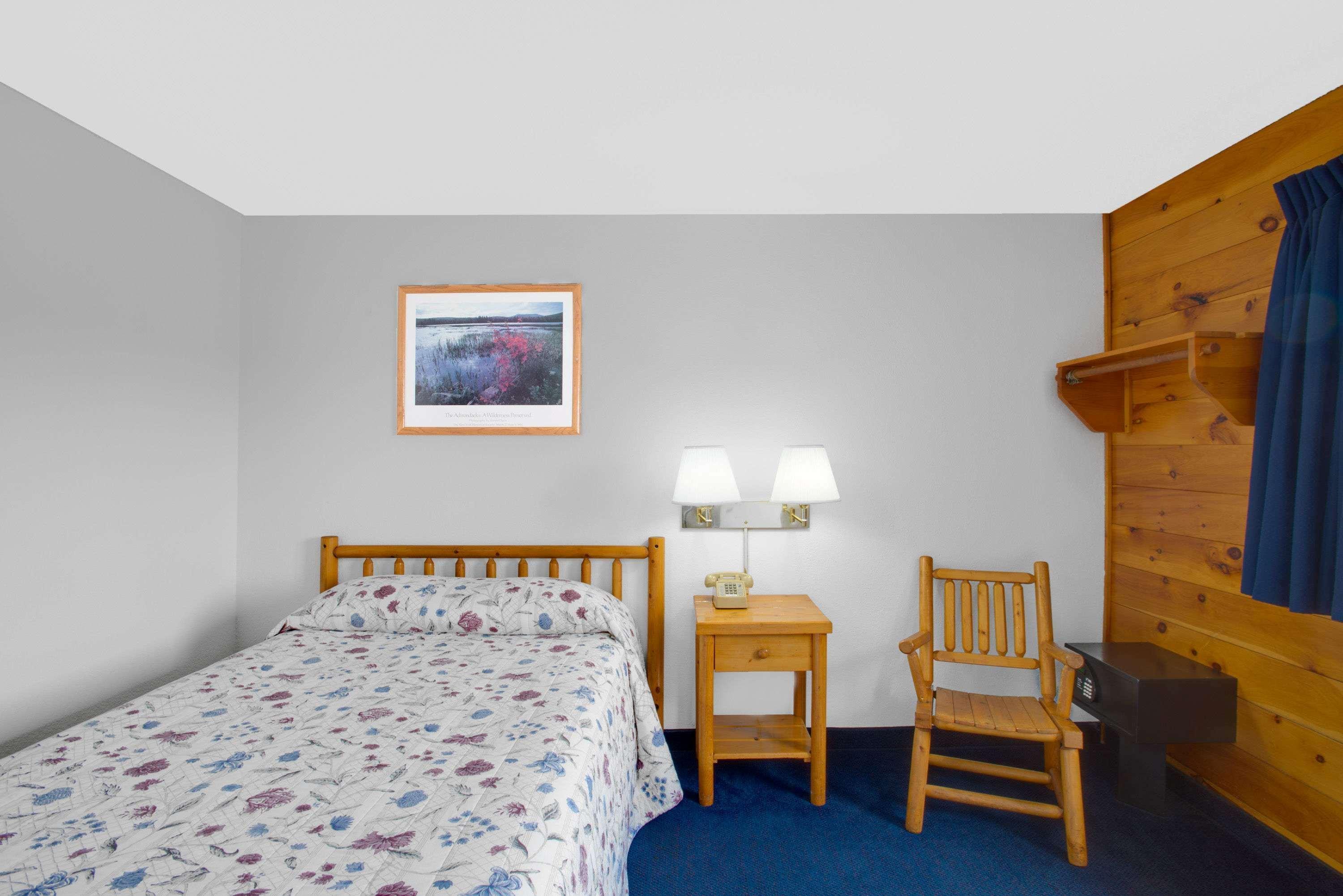 Super 8 By Wyndham Lake George/Warrensburg Area Εξωτερικό φωτογραφία