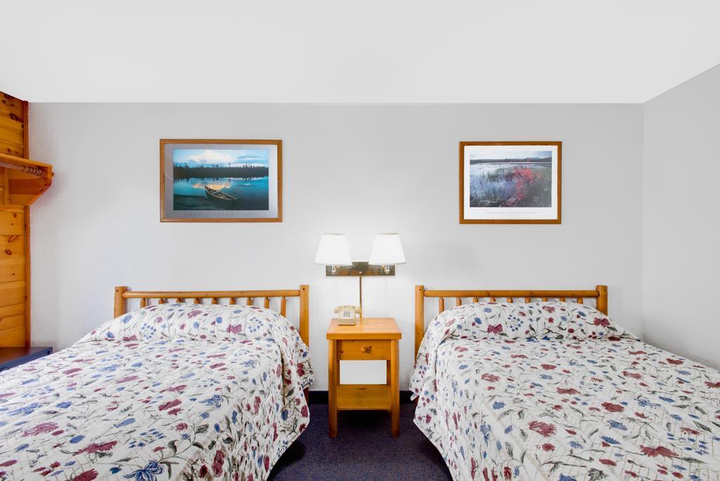 Super 8 By Wyndham Lake George/Warrensburg Area Εξωτερικό φωτογραφία